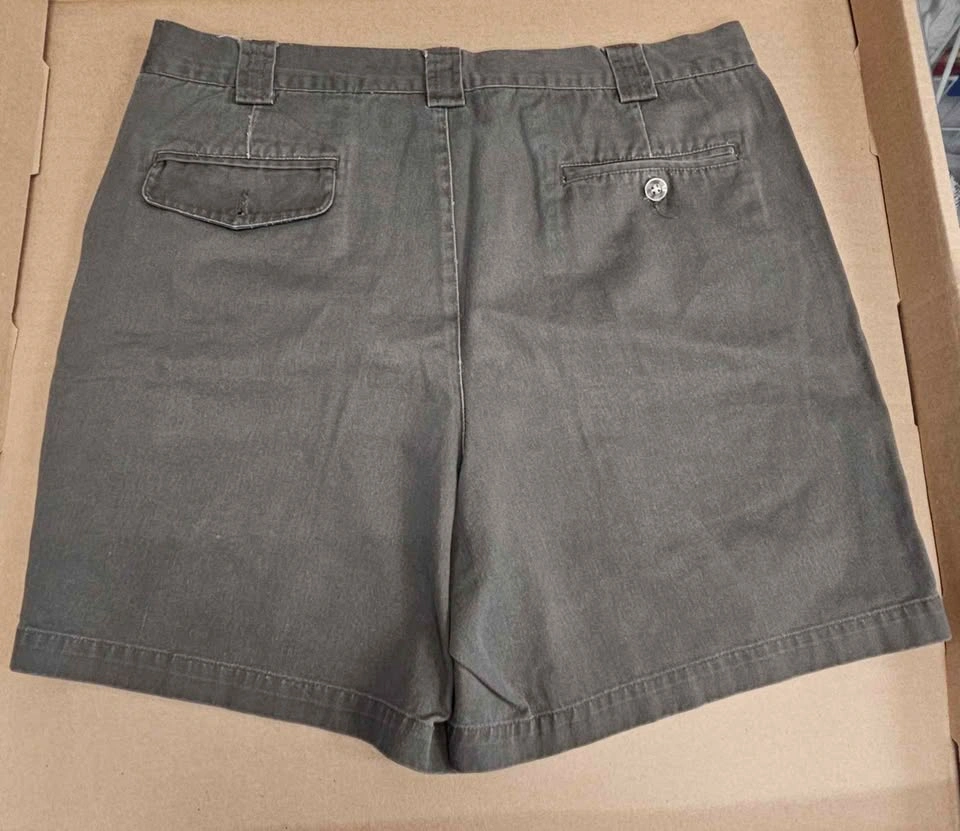 2 Crossings Men's Pleated Chino Shorts - Size W36 - photo 5