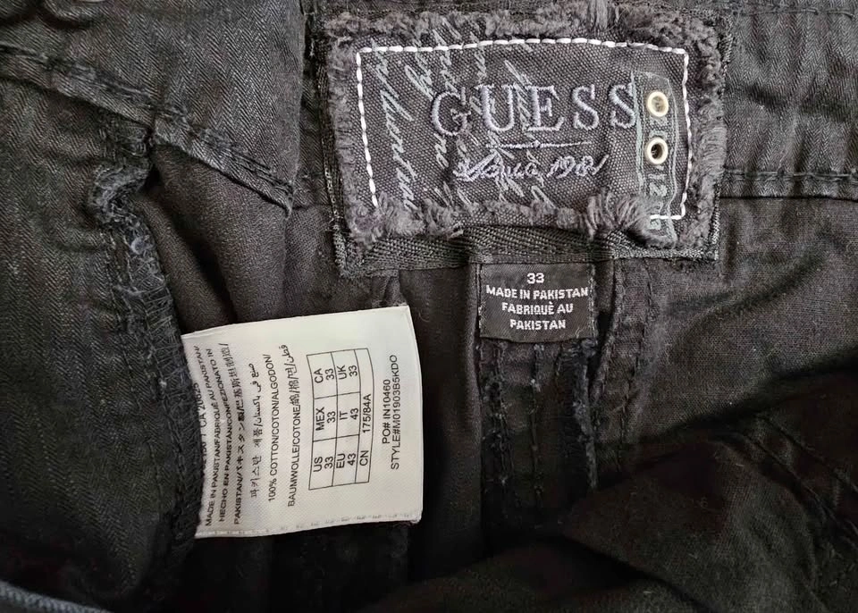 GUESS Men's Black Cargo Shorts - Size 33 - photo 3
