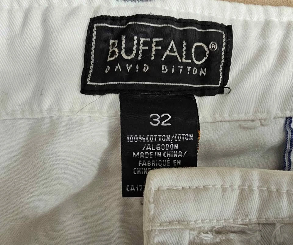 BUFFALO David Bitton Men's White Cargo Shorts w/ Belt - Size W32 - photo 3