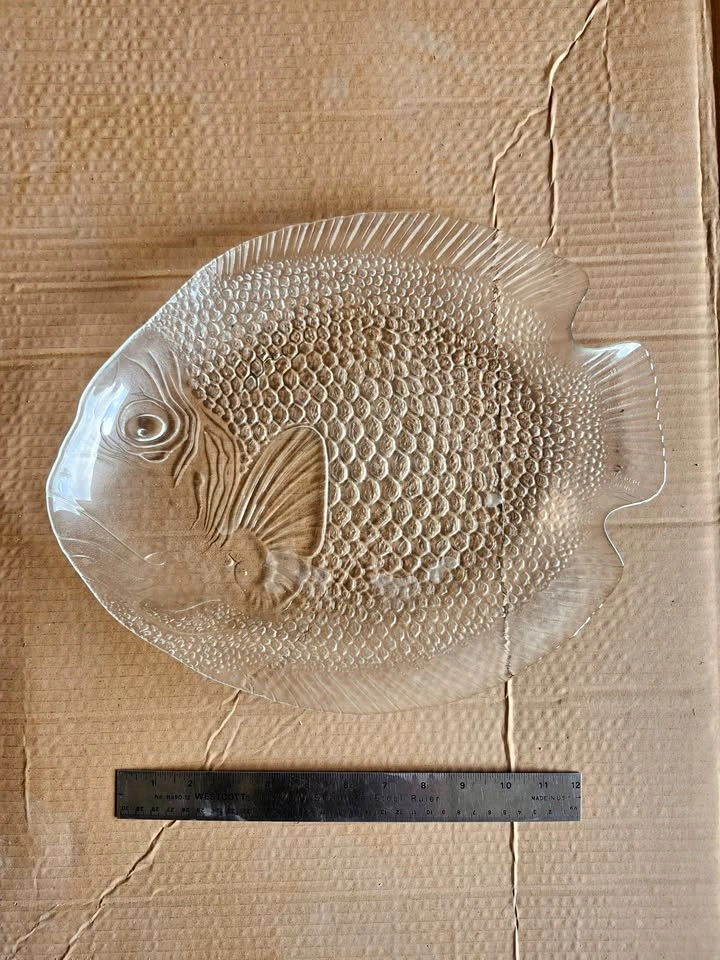 Glass Fish Plate