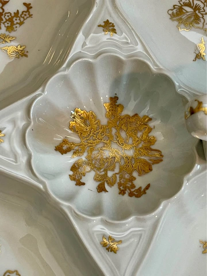 Very rare French Porcelain Serving Tray Hand Painted 22K Gold - photo 3