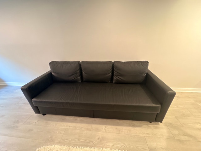 Black Convertible Sofa Bed / Pull-Out Sleeper Couch