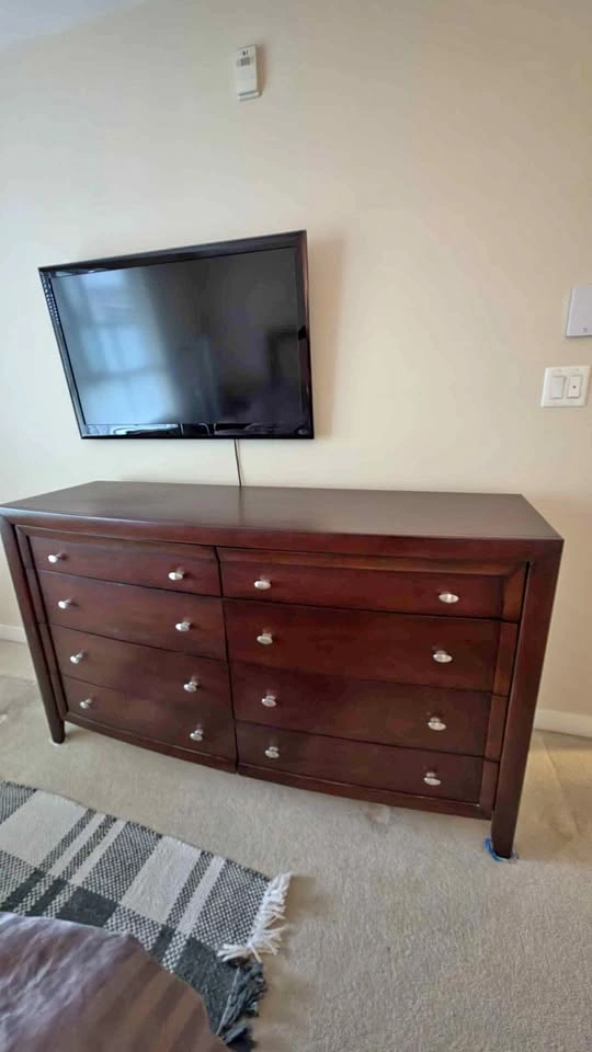 Solid Wood 8-Drawer Dresser