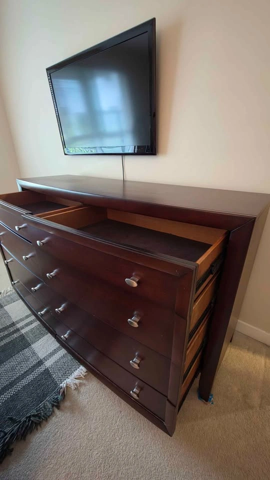 Solid Wood 8-Drawer Dresser - photo 2