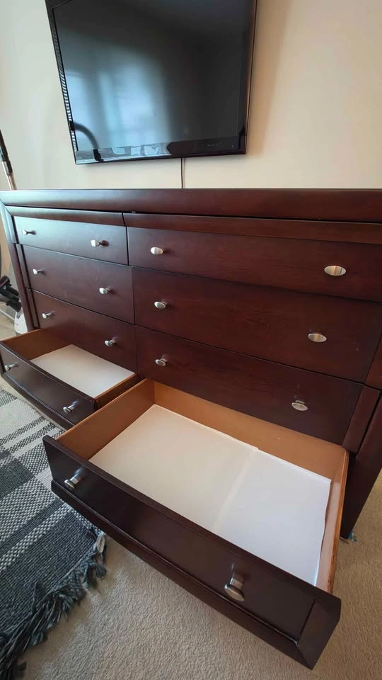 Solid Wood 8-Drawer Dresser - photo 3