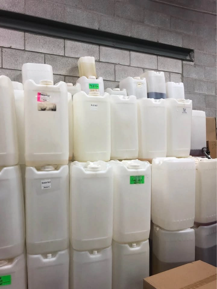 Bulk plastic Jerricans for liquids - photo 2