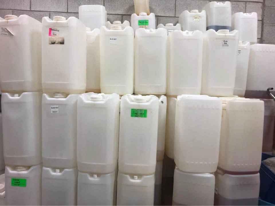 Bulk plastic Jerricans for liquids - photo 3