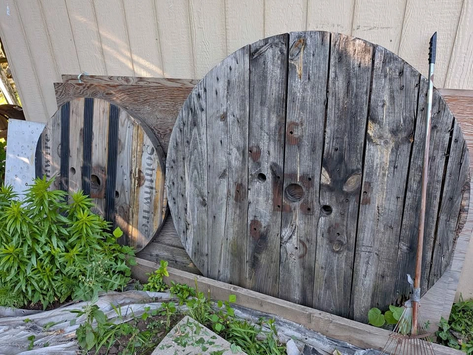 FREE Large Wooden Spools