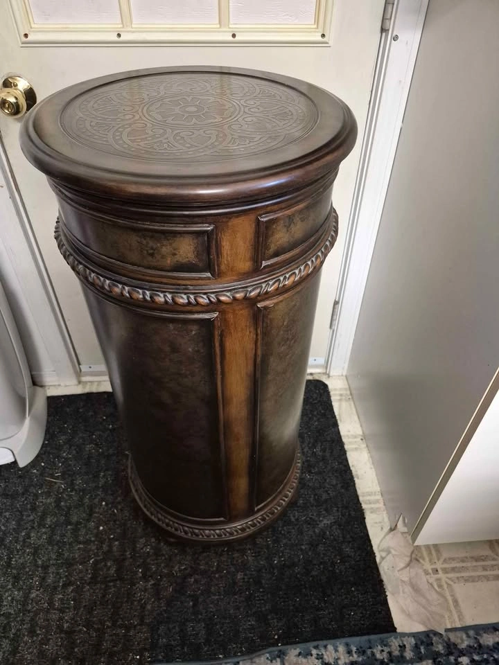 Round Wooden Pedestal Cabinet with Decorative Inlay - photo 4