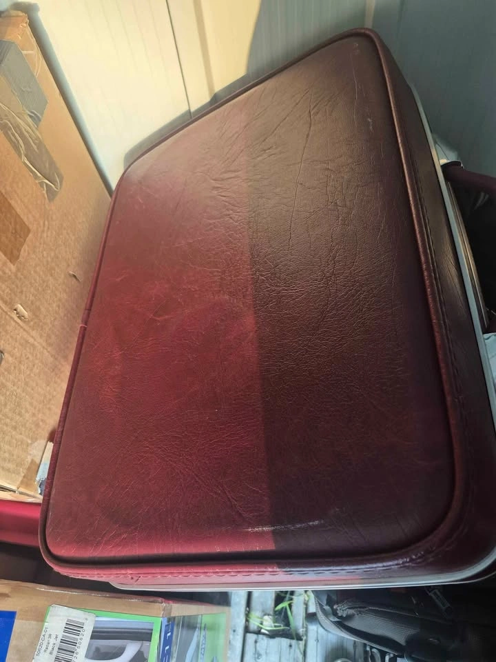 Vintage Dionite carry on - photo 3