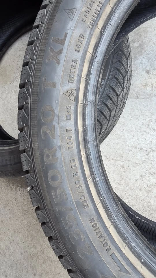 235/50/20 Continental winter tires 95% tread - photo 3