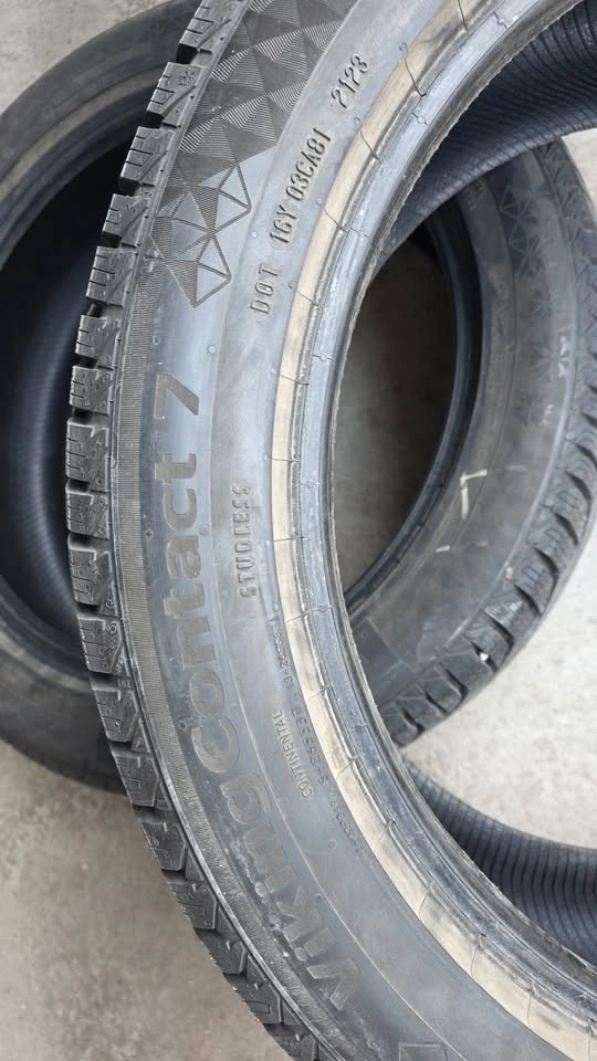 235/50/20 Continental winter tires 95% tread - photo 4