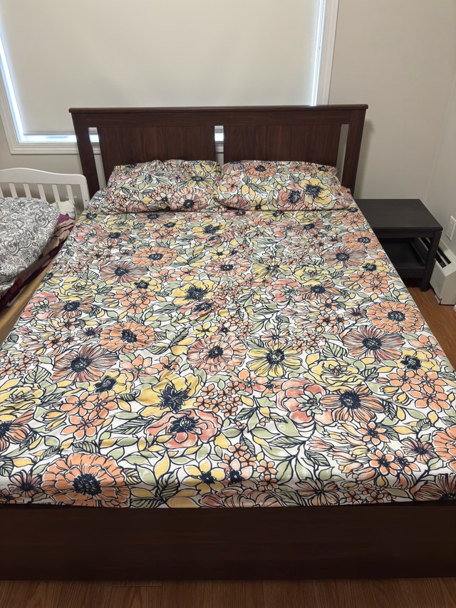 *Moving Out* IKEA Songesand Queen bed frame and mattress - photo 2
