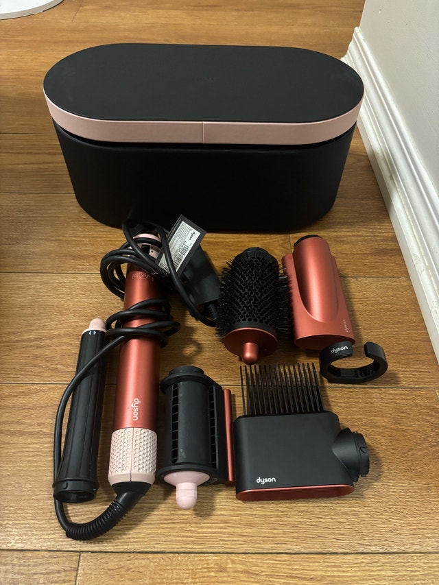 *Moving out* Dyson Airwrap Hairstyling - Bought Sep 2025