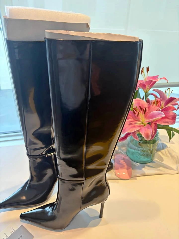 Vendome buckled boots