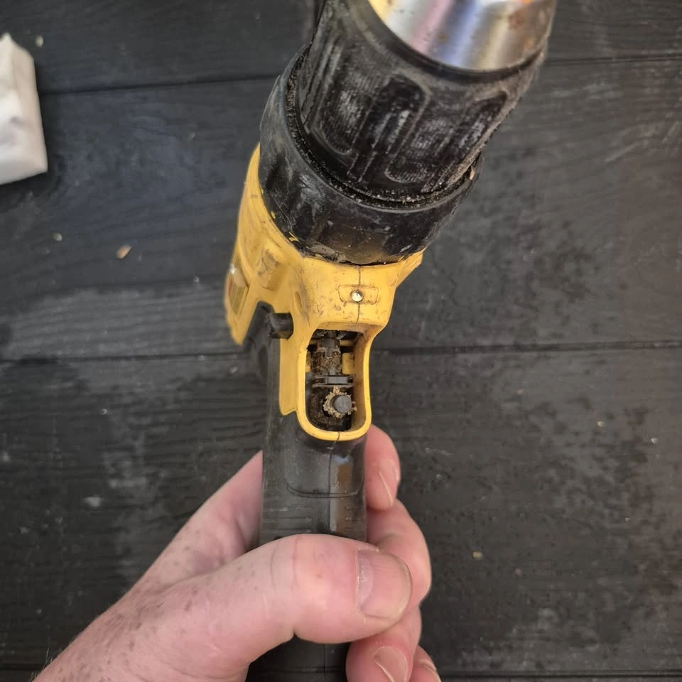 DeWalt DCD771 20V MAX 1/2" Drill/Driver - Works, Trigger Cover M - photo 2