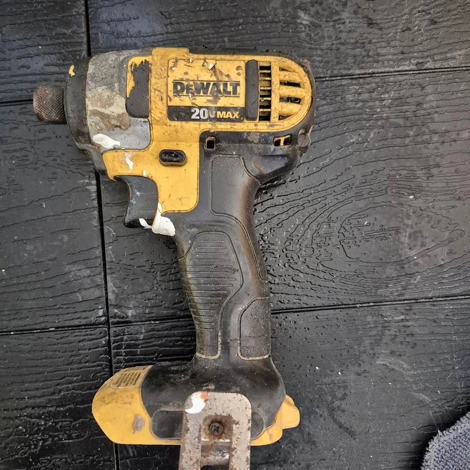 DeWalt DCF885 20V MAX 1/4" Impact Driver - Tool Only