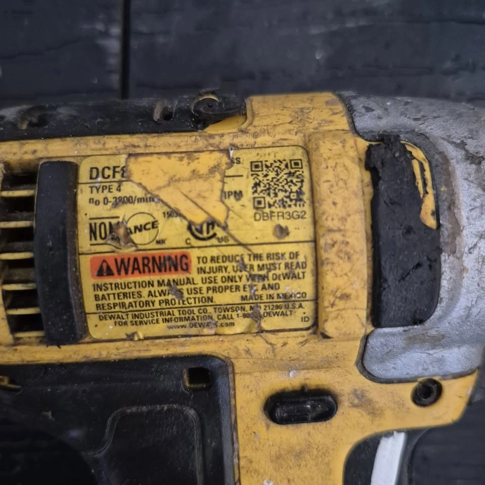 DeWalt DCF885 20V MAX 1/4" Impact Driver - Tool Only - photo 2