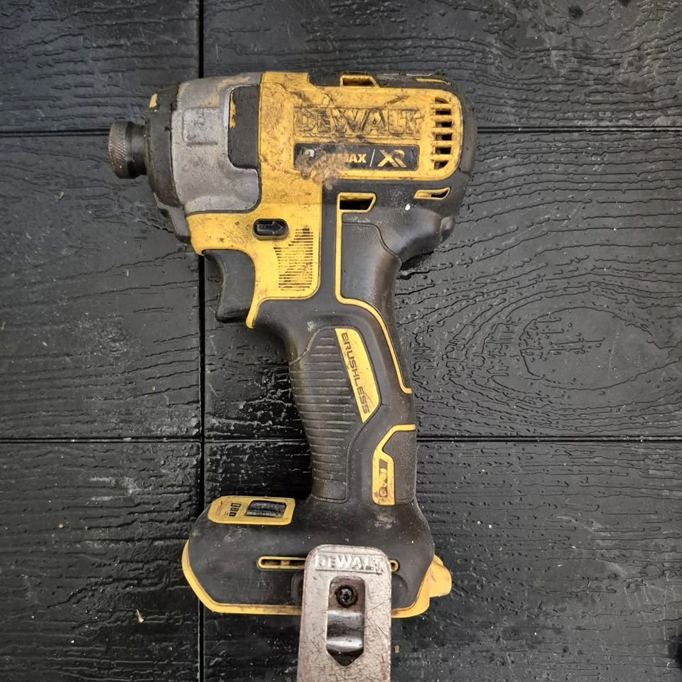 DeWalt DCF887 20V MAX XR Impact Driver - As-Is, Chuck Needs Serv