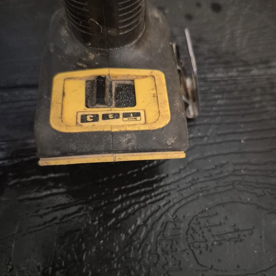 DeWalt DCF887 20V MAX XR Impact Driver - As-Is, Chuck Needs Serv - photo 2