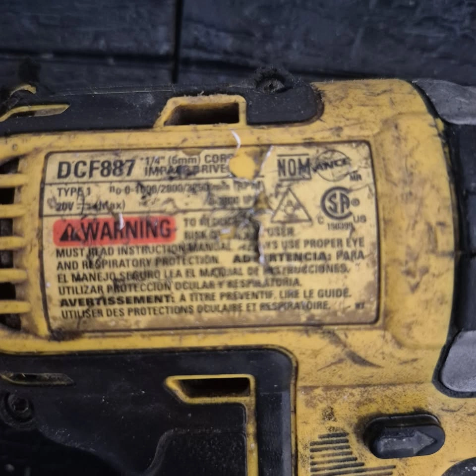 DeWalt DCF887 20V MAX XR Impact Driver - As-Is, Chuck Needs Serv - photo 3