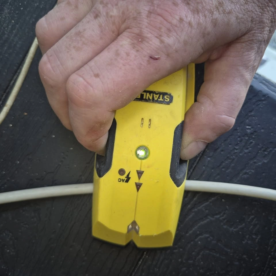Stanley Stud Finder / Stud Sensor with AC Wire Detection - photo 2