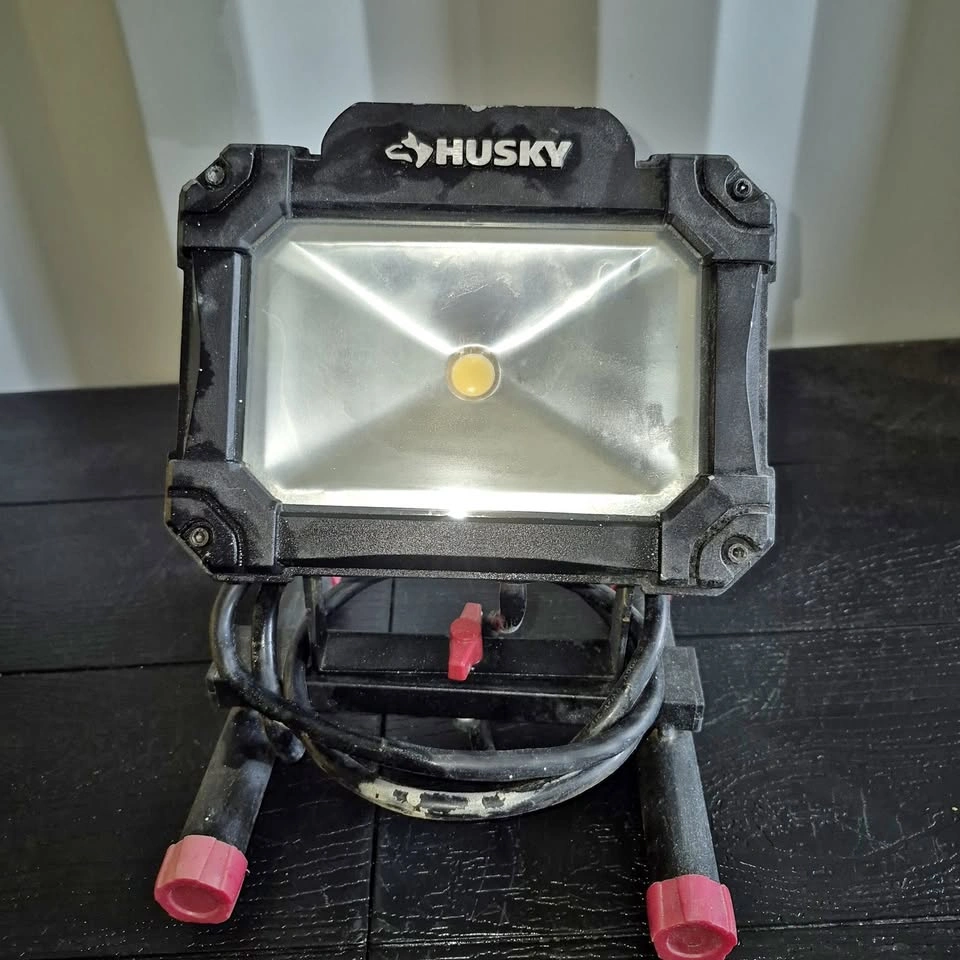 Husky 20W LED Work Light on Stand