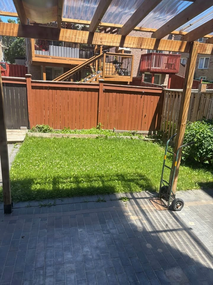 1 Bed 1 Bath - Townhouse - photo 4