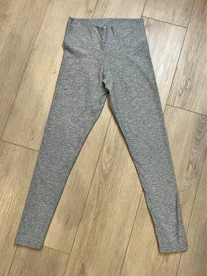 TNA Heather Grey Leggings from ARITZIA - Size S