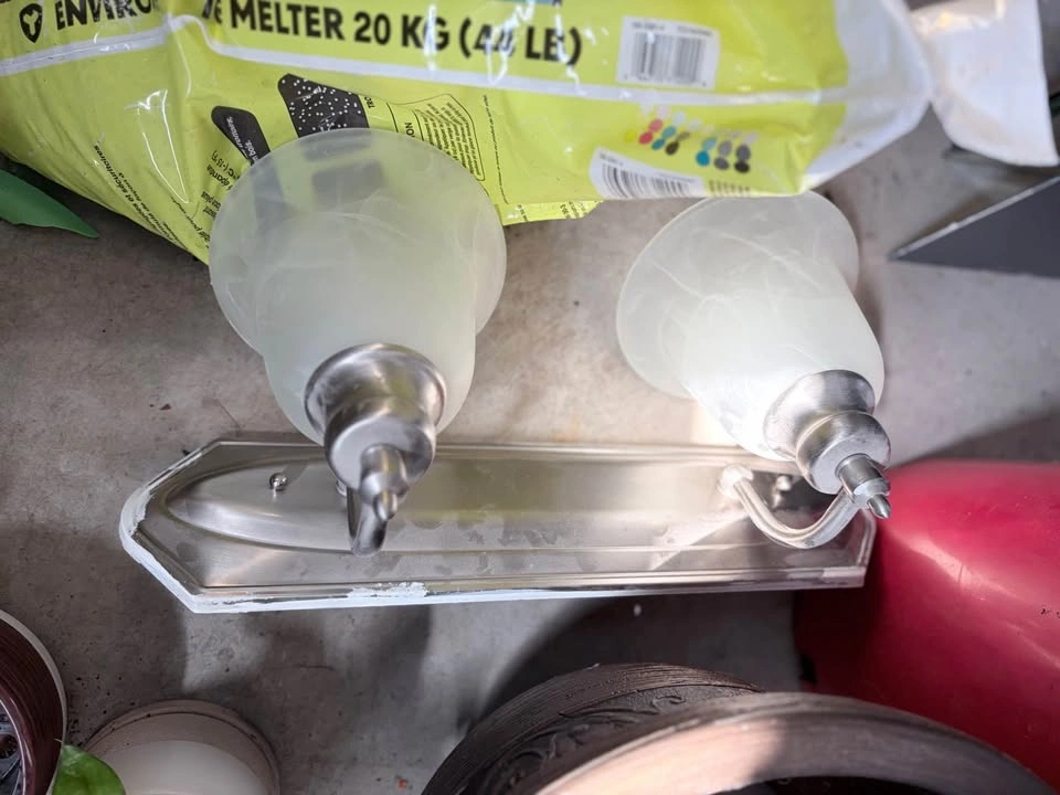 Vanity lights - photo 2