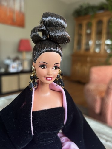 1996 Mattel Escada Barbie Doll #15948 Limited Edition - photo 2