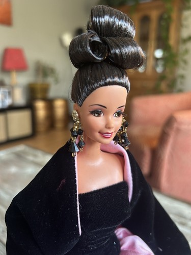 1996 Mattel Escada Barbie Doll #15948 Limited Edition - photo 3
