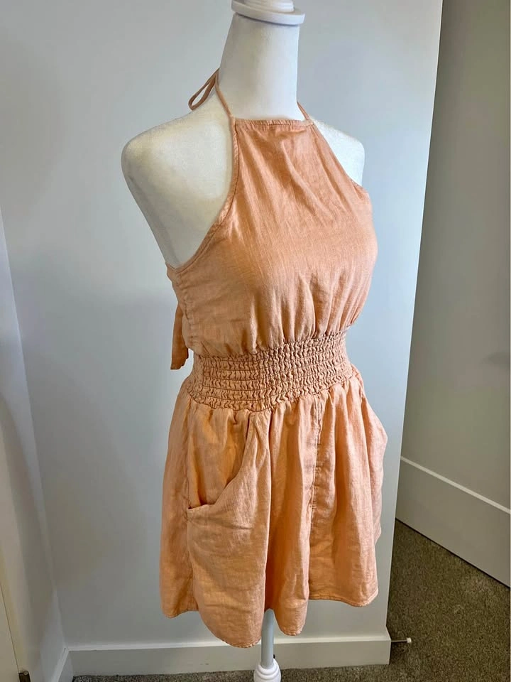 AMERICAN EAGLE Halter Romper in Peach - Size XS
