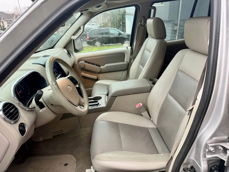 2006 Ford Explorer XLT 4x4 - Bluetooth, Leather, 7 Seats - photo 5