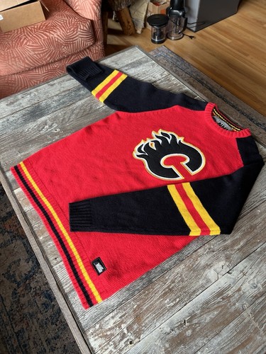 Rare Official NHL ILANCO Calgary Flames Knit Sweater Size L
