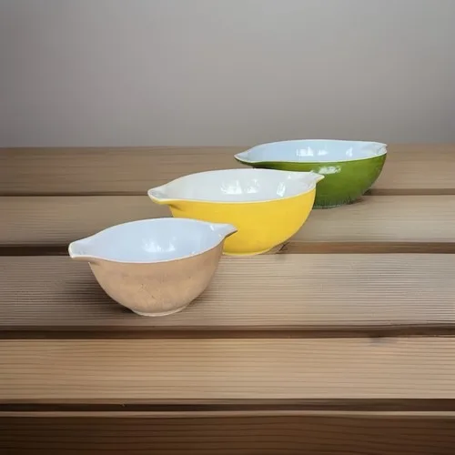 Vintage PYREX Cinderella Mixing Bowl Set in Primary Colours - photo 2
