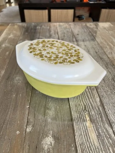 Vintage Pyrex #043 1-1/2 Qt. Verdi-Olive Green Casserole Dish