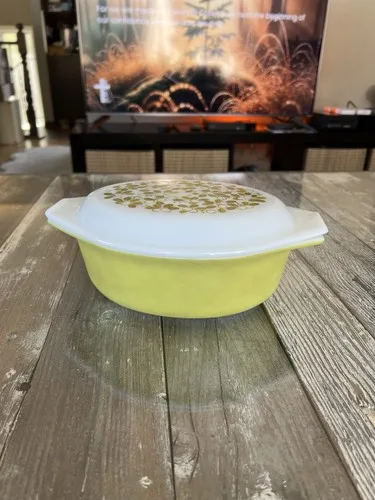Vintage Pyrex #043 1-1/2 Qt. Verdi-Olive Green Casserole Dish - photo 2