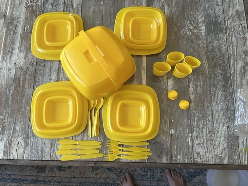 Vintage Yellow Picnic Ball Set 38pc Space Age Retro MCM - photo 2