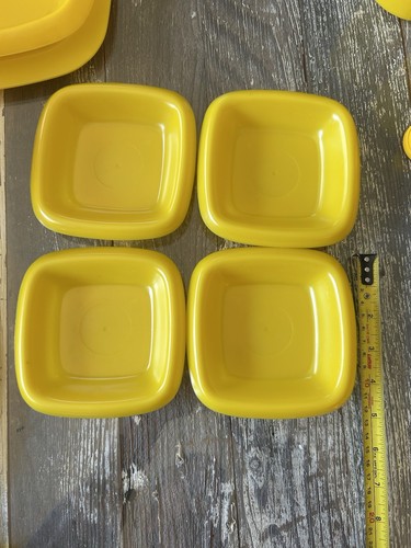Vintage Yellow Picnic Ball Set 38pc Space Age Retro MCM - photo 5