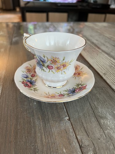 Paragon English Bone China Flower Festival "J" Teacup & Saucer - photo 3