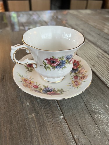 Paragon English Bone China Flower Festival "J" Teacup & Saucer - photo 4