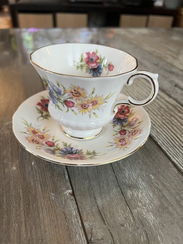 Paragon English Bone China Flower Festival "J" Teacup & Saucer - photo 5