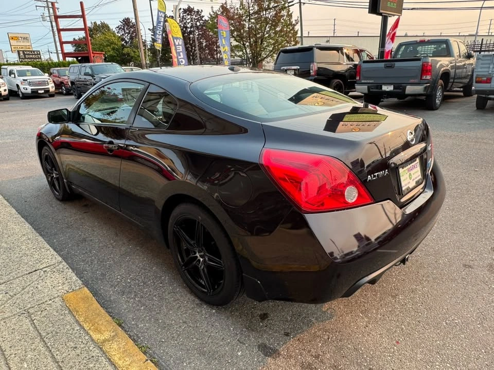 2011 Nissan Altima Coupe - Immaculate, New Rims & Tires - photo 4