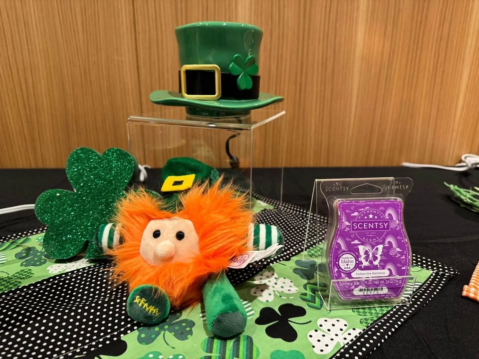 SCENTSY LUCKY LEPRECHAUN WARMER FOR ST PATRICKS DAY!! - photo 3