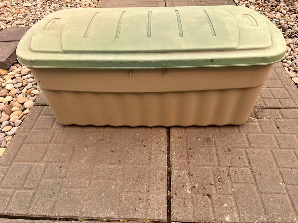 Rubbermaid Roughneck 50 Gallon Storage Tote