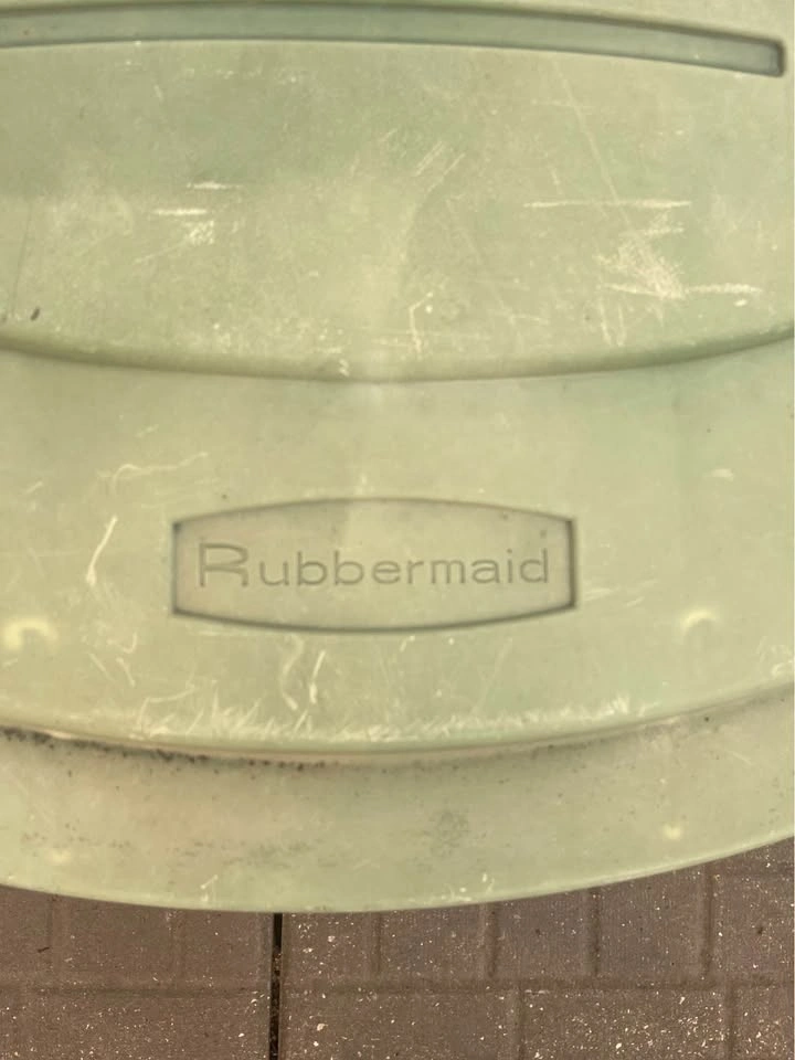 Rubbermaid Roughneck 50 Gallon Storage Tote - photo 3