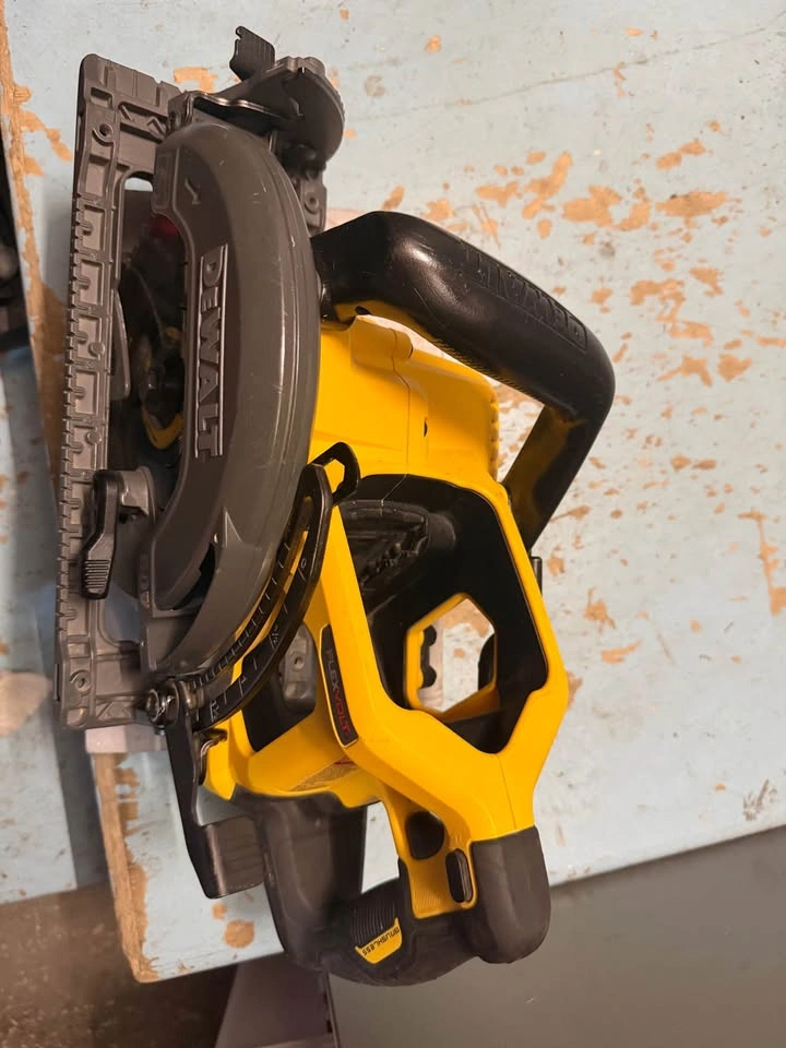 dewalt rear handed circular saw 7 1/4 - photo 2