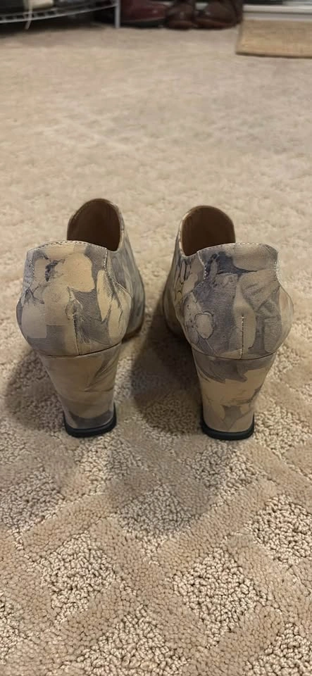 John Fluevog Elegant Conversations Floral Heels Size 8.5 - photo 3