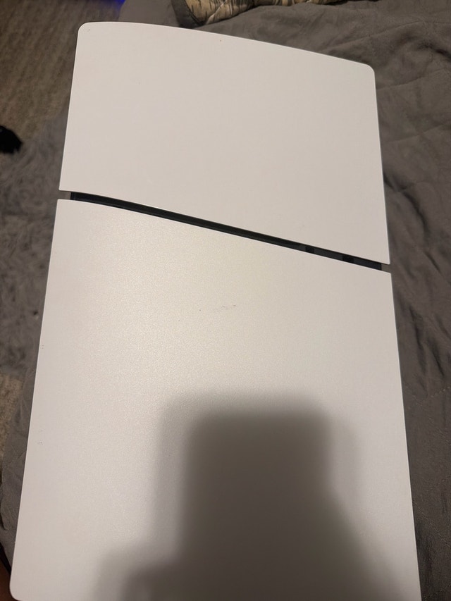 PS5 Digital Edition – Excellent Condition - photo 3